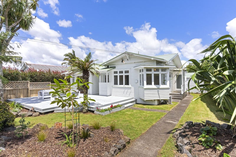 27 Horotutu Road, Greenlane, Auckland - Carousel 1