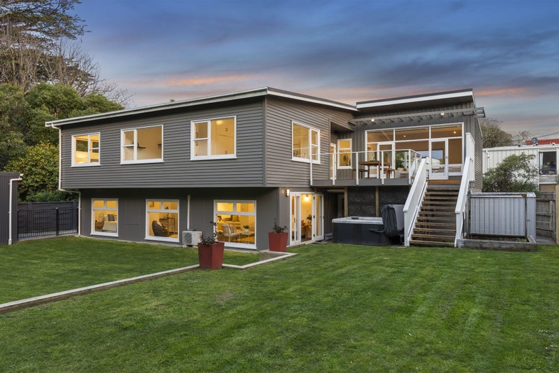 44 Friend Street, Karori, Wellington - Carousel 1