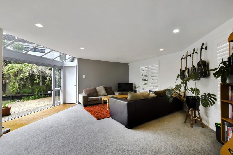 1 Derby Downs Place, Ellerslie, Auckland - Carousel 2