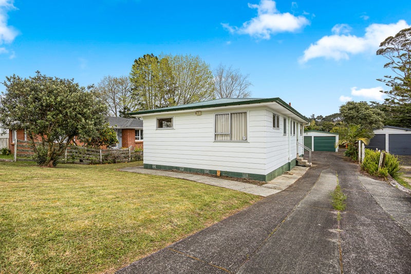 99 Riverpark Crescent, Henderson, Auckland - Carousel 1