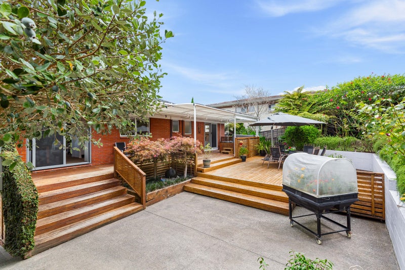 16 Nui Mana Place, Te Atatu South, Auckland - Carousel 2