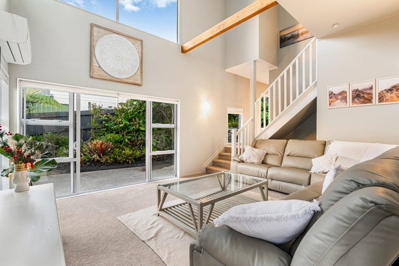 21 Donald Street, Stanmore Bay, Whangaparaoa - Carousel 2