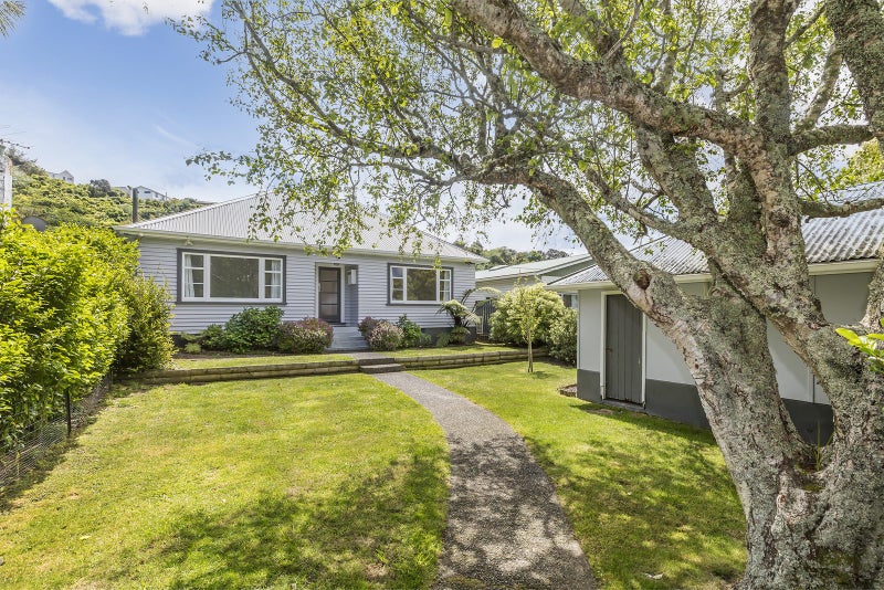 38 Allington Road, Karori, Wellington - Carousel 1