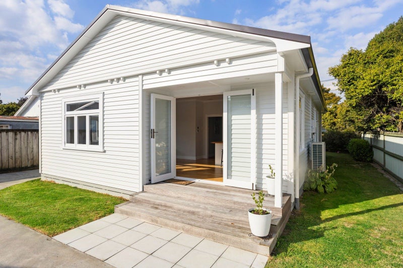 71 Galloway Street, Hamilton East, Hamilton - Carousel 2