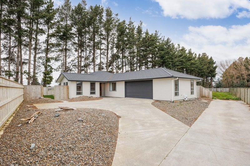 16A Rayner Lane, Marton, Marton - Carousel 1