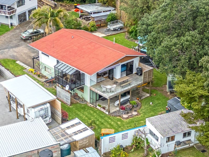 6 Springfield Avenue, Thornton Bay, Thames - Carousel 22