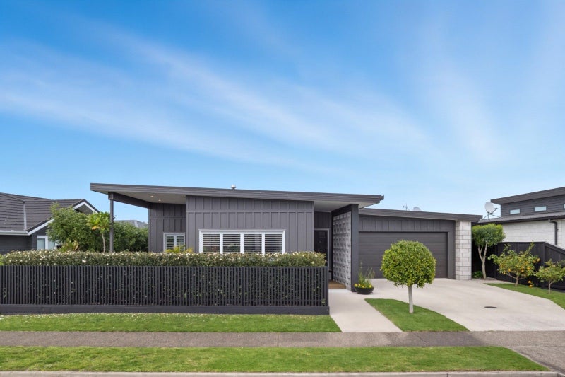 6 Kahuparere Crescent, Pyes Pa, Tauranga - Carousel 1