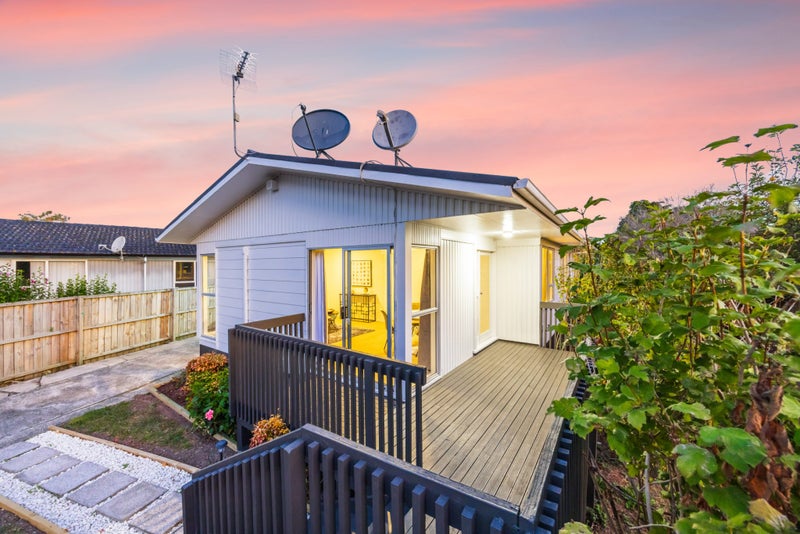 10 Chantelle Place, Papatoetoe, Auckland - Carousel 2