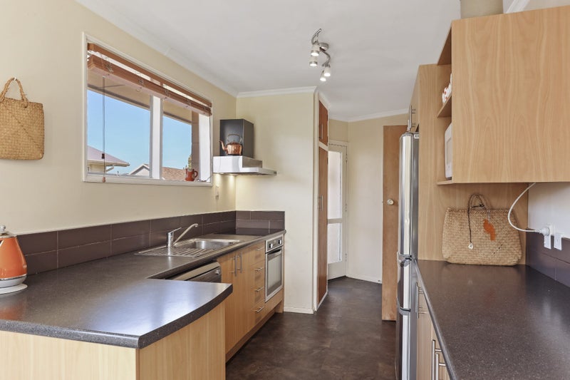 6 Birdling Place, Halswell, Christchurch - Carousel 2