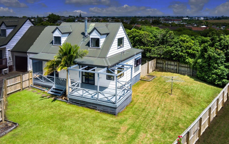 2/21 Leven Lane, Totara Heights, Auckland - Carousel 1
