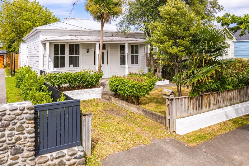 35 Halswell Street, Whanganui, Whanganui - Carousel 1