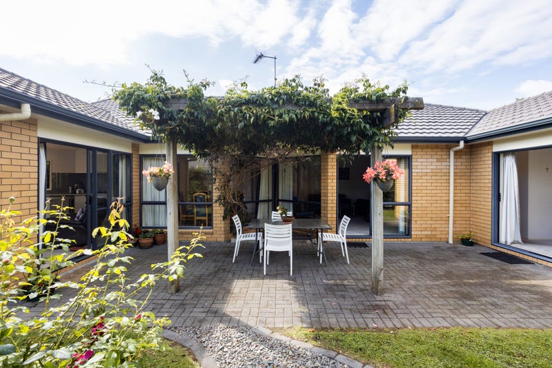 36 Fendalton Drive, Rototuna, Hamilton - Carousel 2