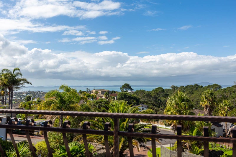 93 Penguin Drive, Murrays Bay, Auckland - Carousel 2