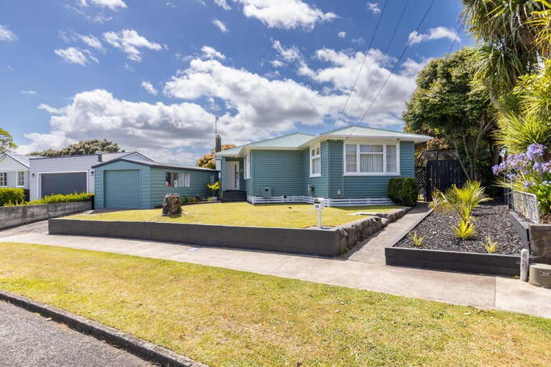 36 Budleigh Street, Frankleigh Park, New Plymouth - Carousel 2