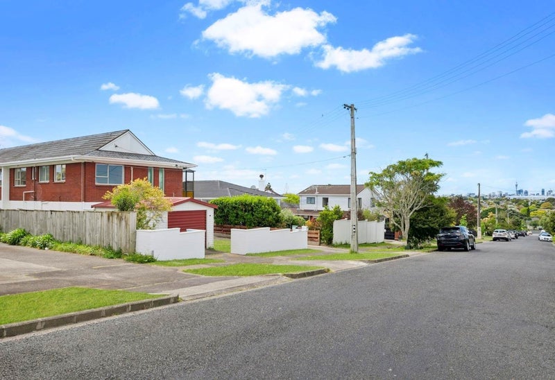 1/31 Watea Road, Sandringham, Auckland - Carousel 25