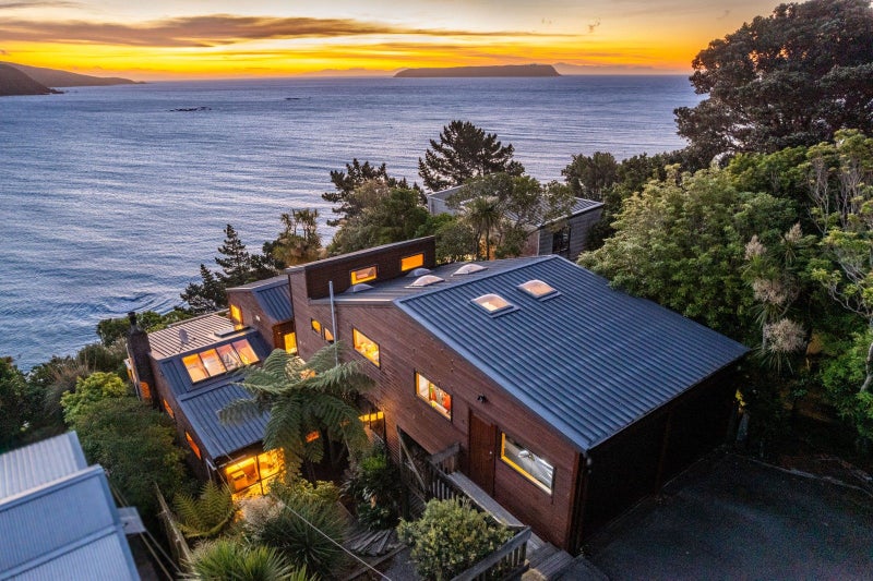 99 Motuhara Road, Plimmerton, Porirua - Carousel 2