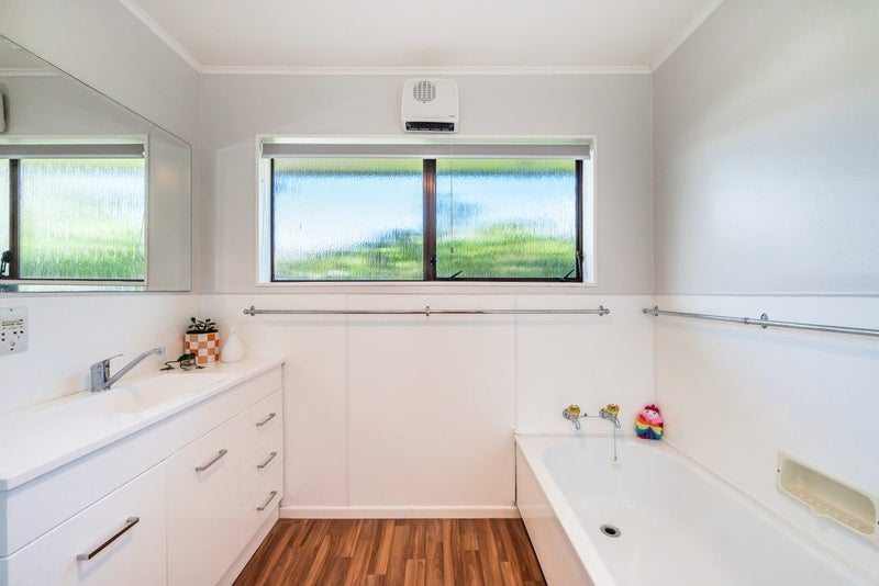 10A Pohutukawa Crescent, Raumati Beach, Paraparaumu - Carousel 11