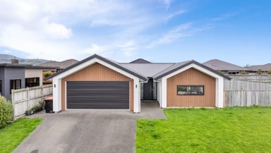 202 Pacific Drive, Fitzherbert, Palmerston North - Carousel 1