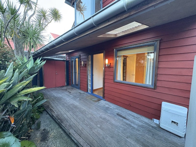 1 Sackville Street, Grey Lynn, Auckland - Carousel 1