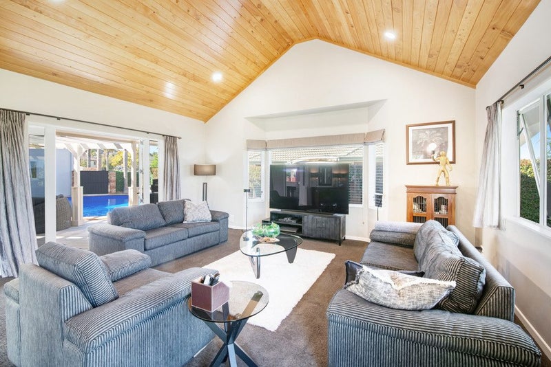 11 Waru Nui Court, Orewa, Orewa - Carousel 2