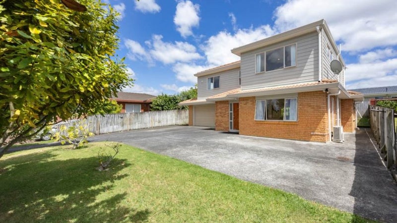 30 Wattle Street, New Lynn, Auckland - Carousel 1