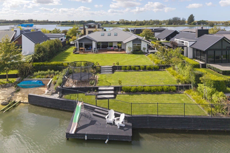 13 Waterton Point, Huntingdon, Ashburton - Carousel 2