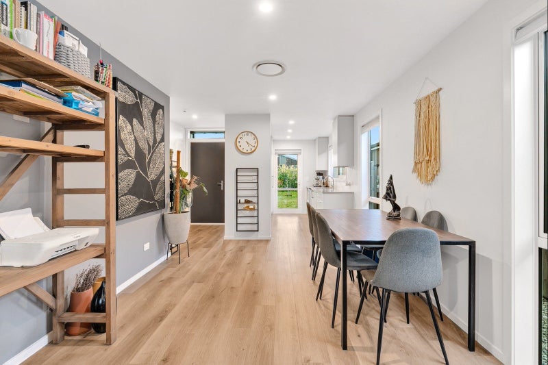 22 Malvern Road, Wanaka - Carousel 2