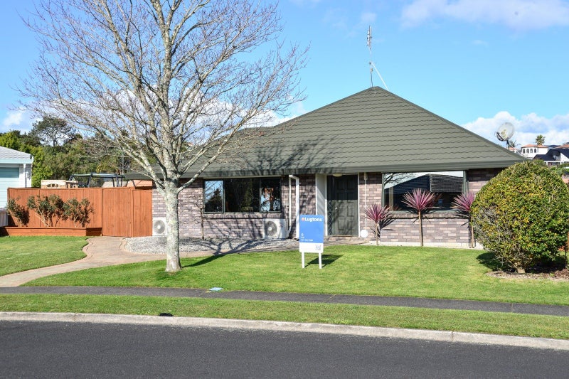 3 Parkview Avenue, Western Heights, Hamilton - Carousel 1