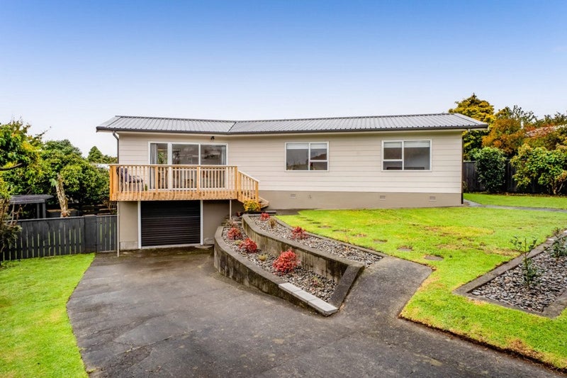 14 Acacia Place, Bell Block, New Plymouth - Carousel 1