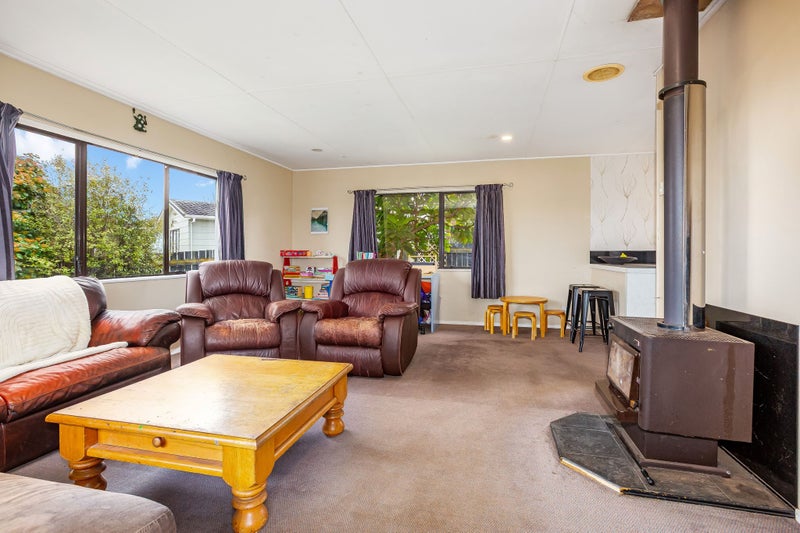 14 Pukeko Street, Paraparaumu - Carousel 2
