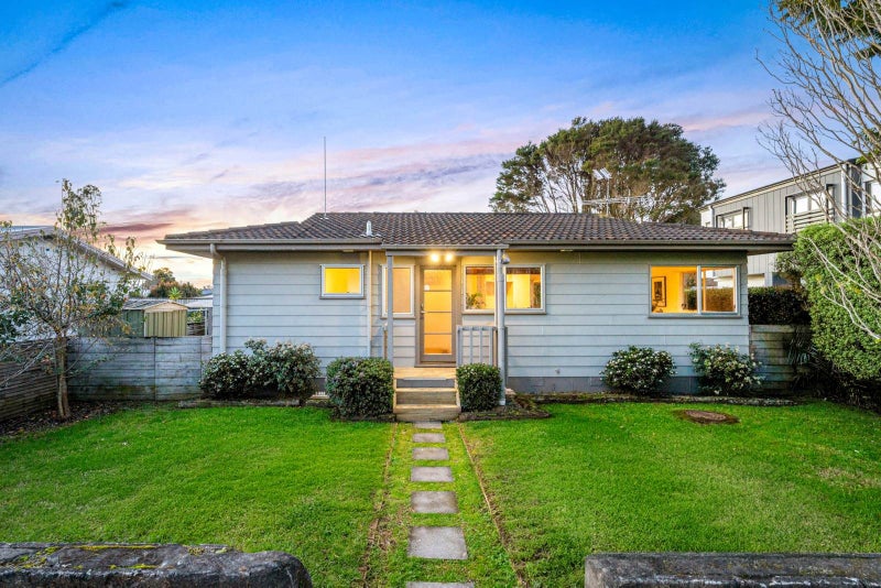 2/56 Waipani Road, Te Atatu Peninsula, Auckland - Carousel 1