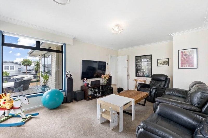 46 Parry Road, Mount Wellington, Auckland - Carousel 1