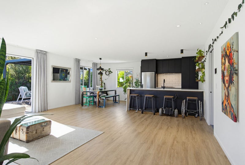 9 Camberley Road, Richmond - Carousel 2