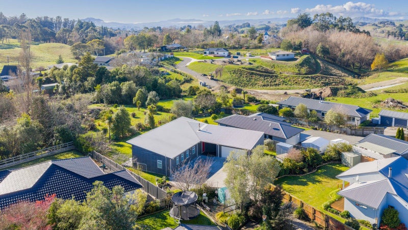 13 Abbot Avenue, Waipawa, Waipawa - Carousel 24