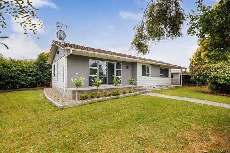 33 Rhodes Drive, Kelvin Grove, Palmerston North - Carousel 1