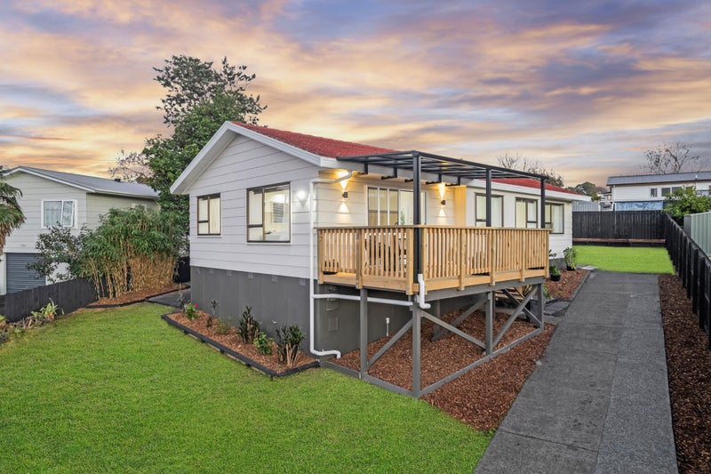 48 Darnell Crescent, Clover Park, Auckland - Carousel 1