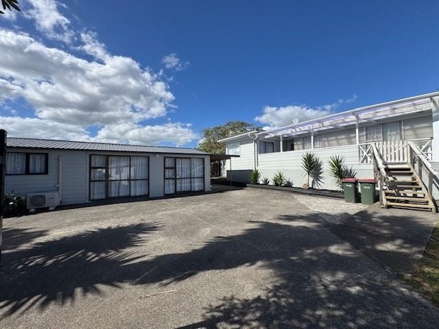 20 Smedley St, Manurewa, Manukau City, Auckland - Carousel 1