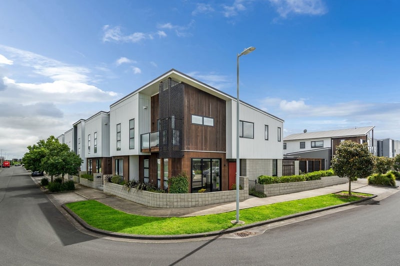 2 Chaffinch Road, Hobsonville, Auckland - Carousel 1