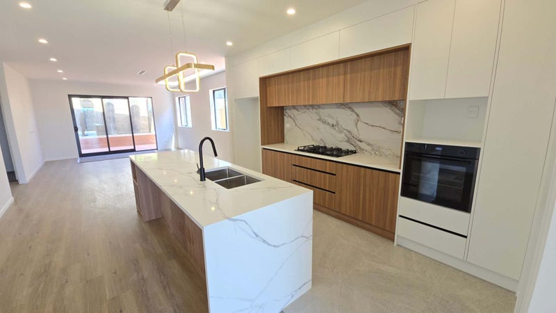 14 Grand Ridge Avenue, Flat Bush, Auckland - Carousel 1