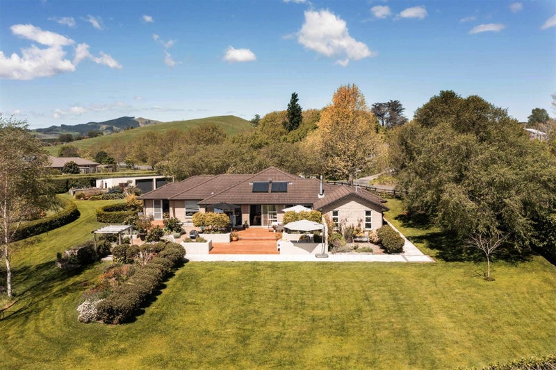 14 Nga Parae Road, Tauranga - Carousel 1