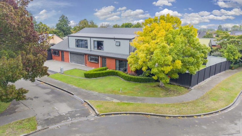 10 Pyatt Place, Redwood, Christchurch - Carousel 1