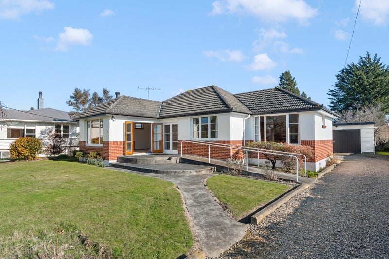 6 Grey Street, Martinborough - Carousel 1