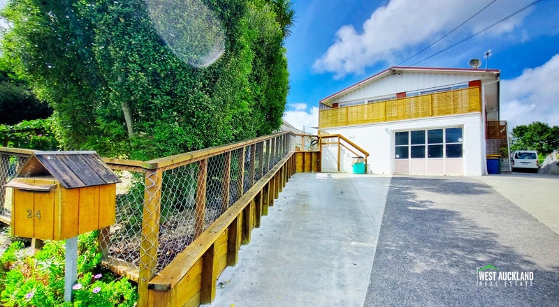 24 Sherwood Avenue, Te Atatu South, Auckland - Carousel 25