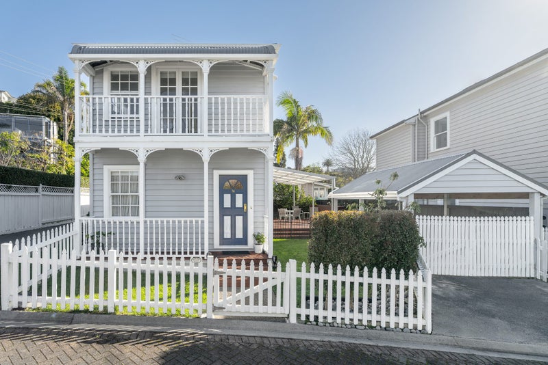 1/14 Beach Road, Northcote Point, Auckland - Carousel 1