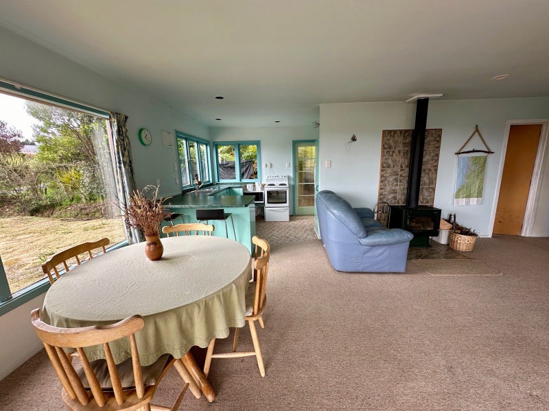 6 Horncastle Crescent, Little Wanganui - Carousel 2