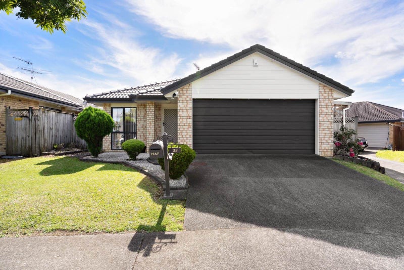 38 Stellata Court, Randwick Park, Auckland - Carousel 1