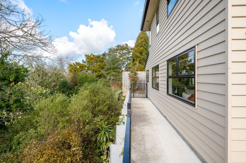 4/3 Manning Street, Hamilton Central, Hamilton - Carousel 3