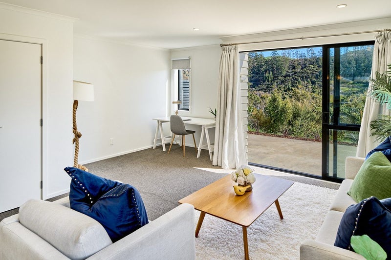 18 Holystone Road, Whitby, Porirua - Carousel 1