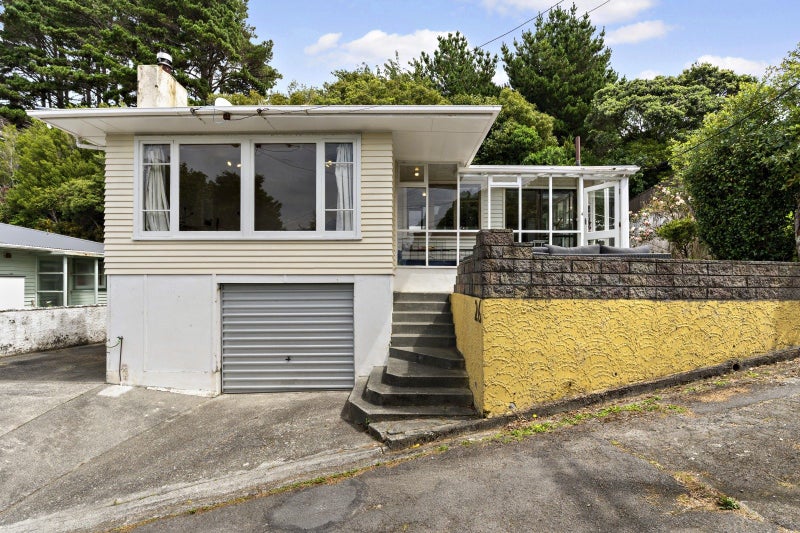 26 Arapiko Street, Johnsonville, Wellington - Carousel 1