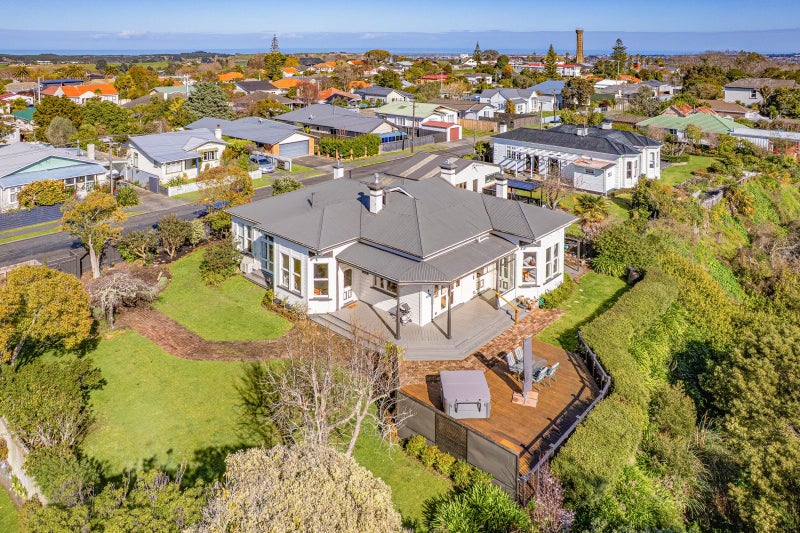 11 Stark Street, Durie Hill, Whanganui - Carousel 1